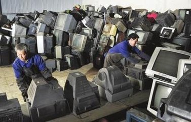 廢舊家電報(bào)廢數(shù)量驚人 翻新后出售需要嚴(yán)查
