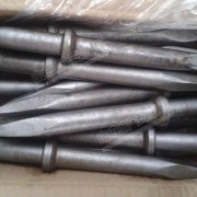 風稿釬子是配合鎬釬完成破碎作業(yè)工具 結構簡單